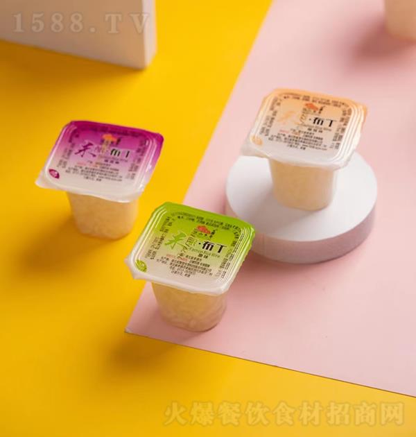  𲼶