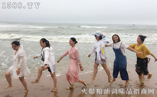 身体和灵魂总有一个在路上……