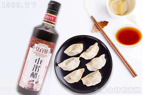 皇百界小米醋,色泽红润、香味绵长、口感柔和,久存更醇!