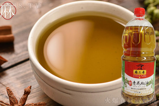 麻二哥鲜青花椒油,香气诱人,麻味浓郁,做菜好帮手!