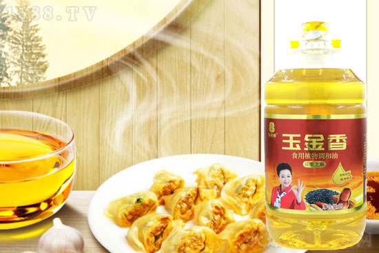 玉金香花生芝麻食用植物调和油,色泽透亮,香气诱人,改善菜肴色泽!