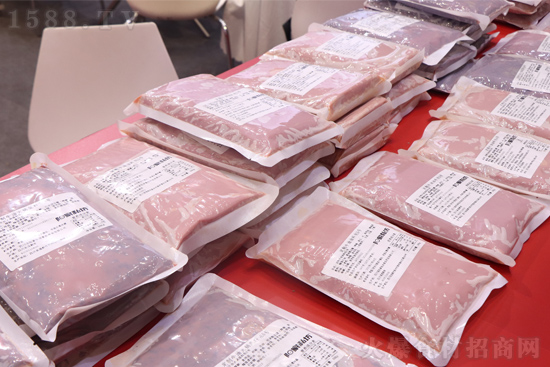 产品优质,咨询不断!【阳家私坊】在2021郑州火锅展上受青睐!