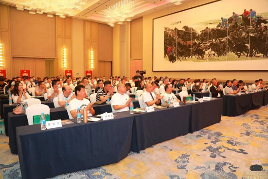 黑格咨询集团8周年庆典,豪掷200万重奖经营管理团队!